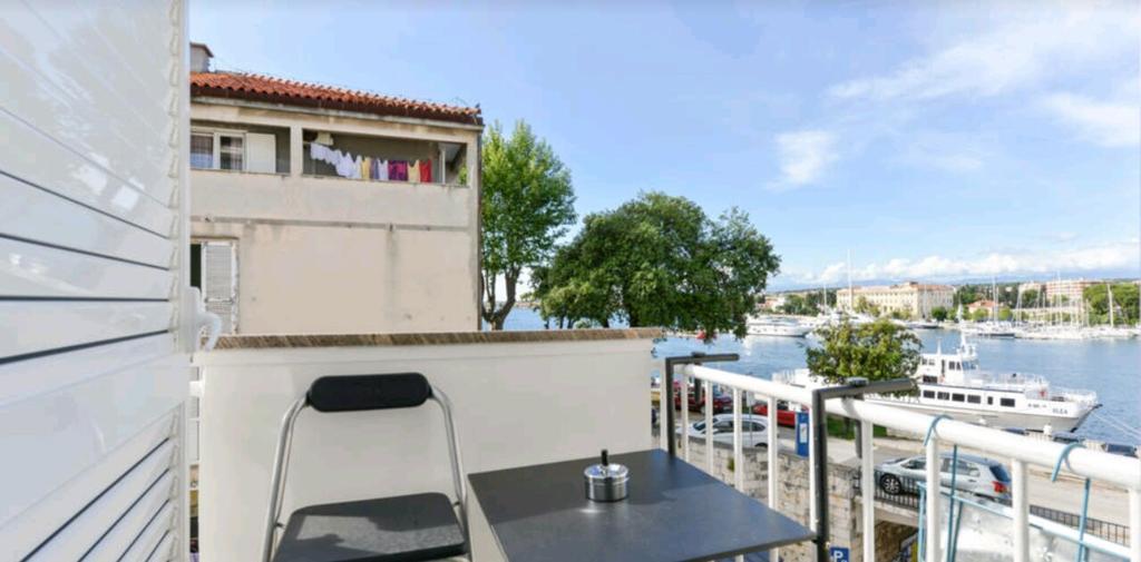 Lavender Apt. W. Balcony In Old Town ซาดาร์ ภายนอก รูปภาพ